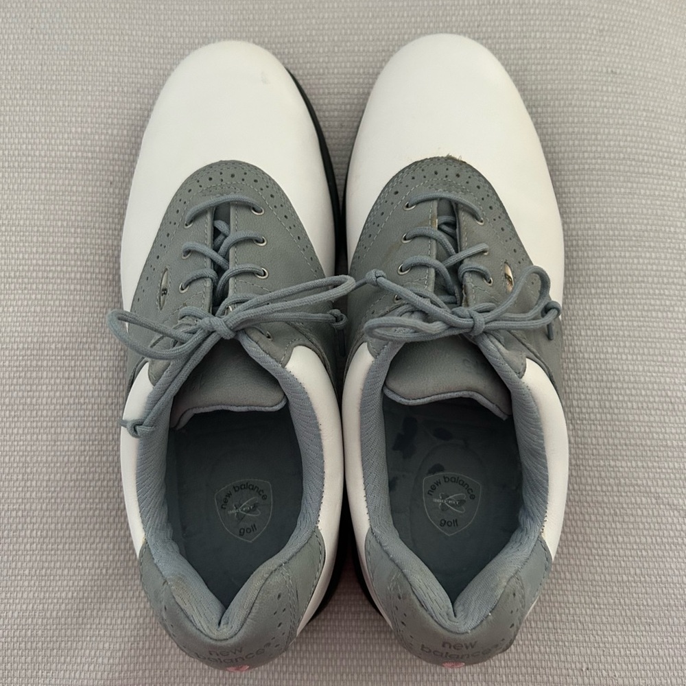 Women’s Grey & White Soft Spike Golf Shoes w/Shoe Bags sized 10 VGUC